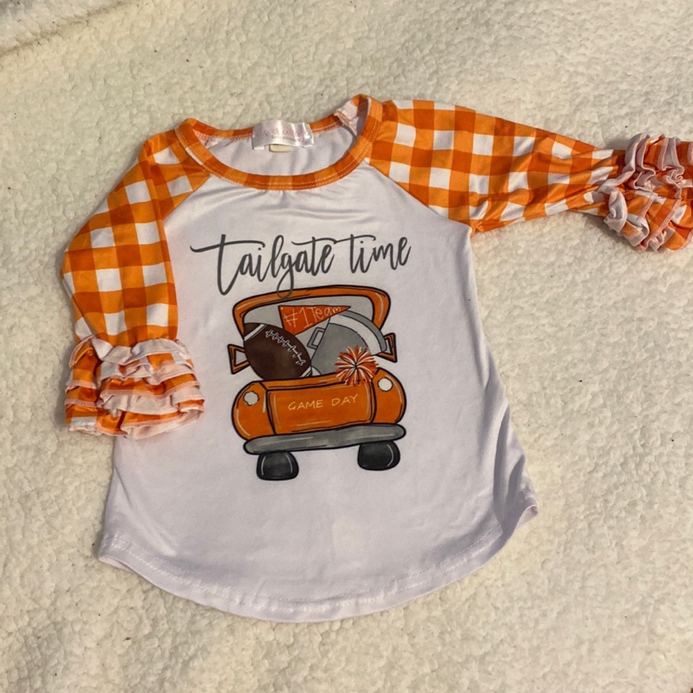 Clover cottage tailgate top 12-18m NWOT